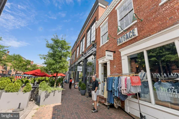 $2,700 | 220 North St Asaph Street, Unit A, Alexandria, VA 22314