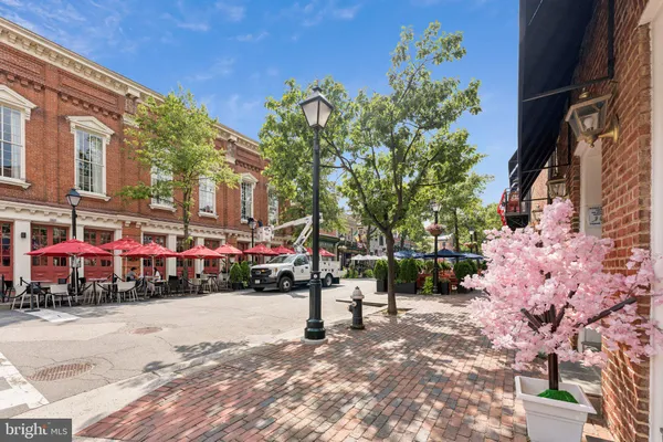 $2,700 | 220 North St Asaph Street, Unit A, Alexandria, VA 22314