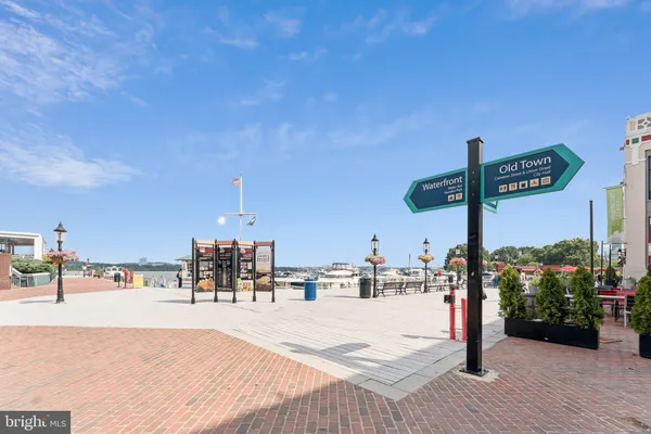 $2,700 | 220 North St Asaph Street, Unit A, Alexandria, VA 22314