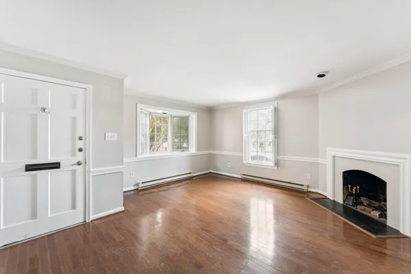 $2,700 | 220 North St Asaph Street, Unit A, Alexandria, VA 22314