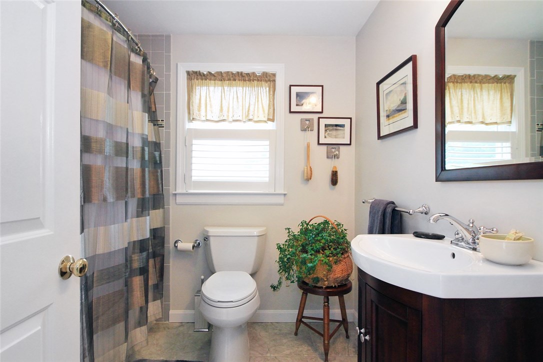 105 Wapping Road Portsmouth, RI 02871 - Photo 33 of 37 Gallery Image 33