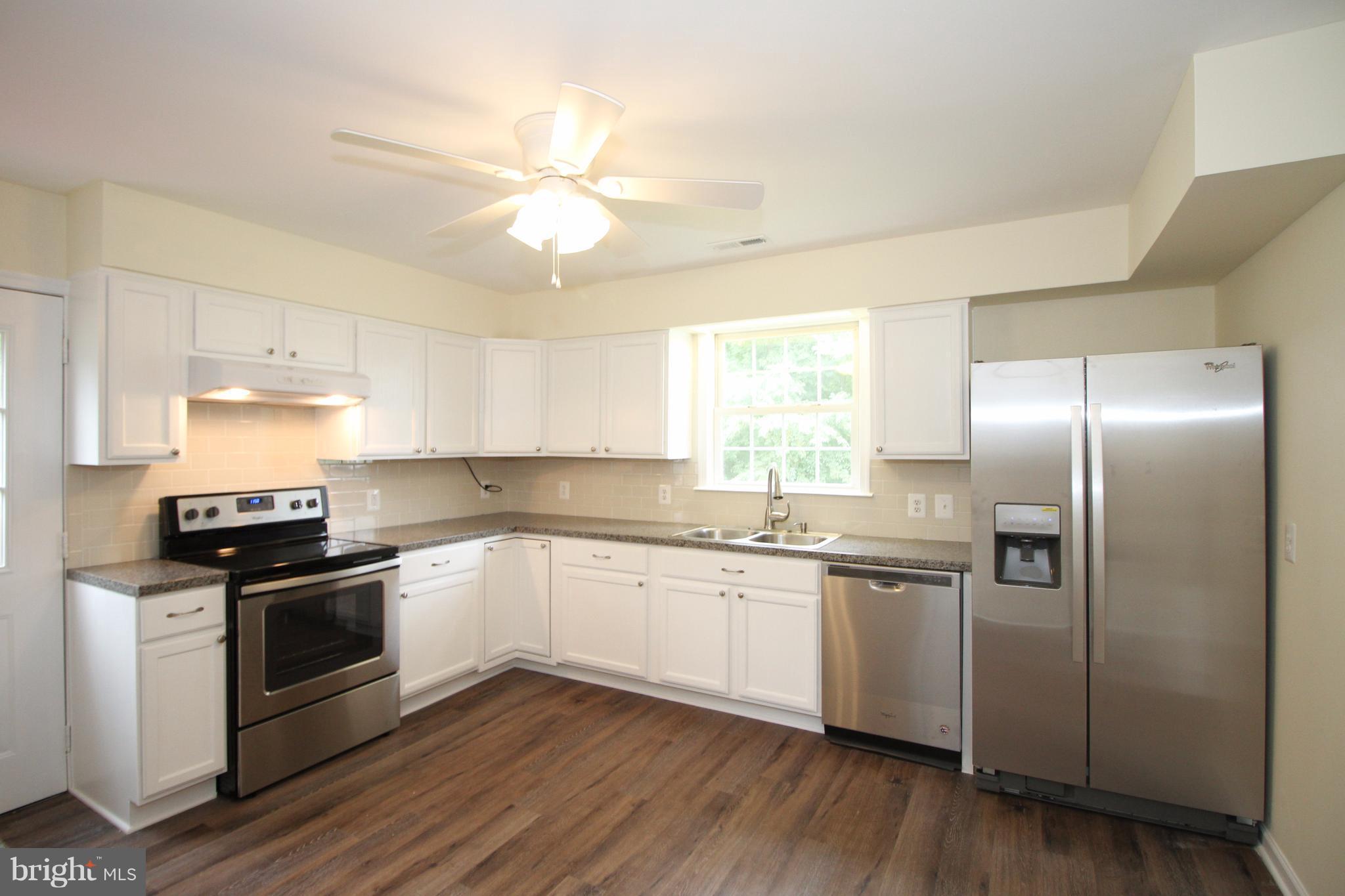 7124 Margo Road Spotsylvania, VA 22551 - Photo 20 of 30 Kitchen
