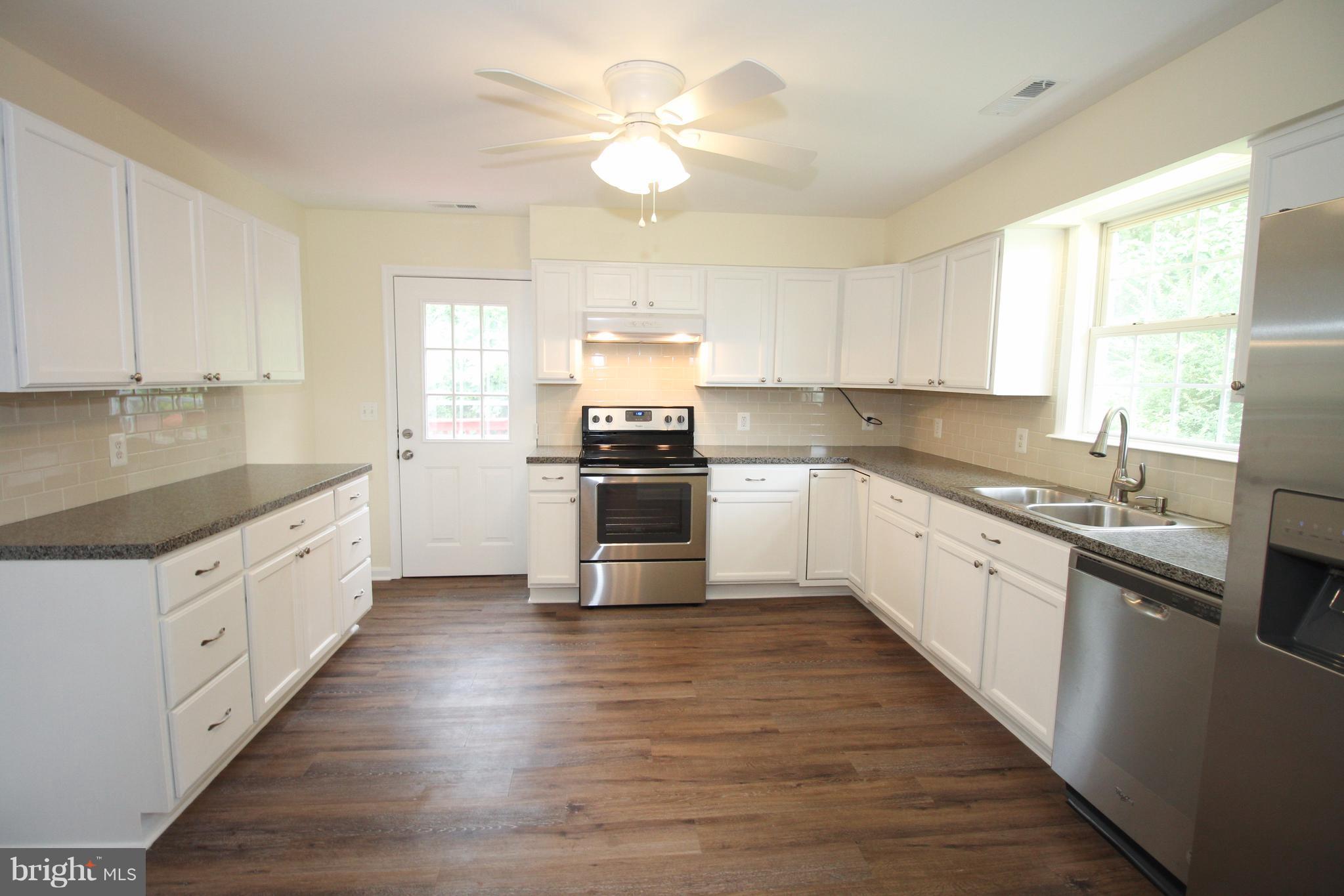 7124 Margo Road Spotsylvania, VA 22551 - Photo 21 of 30 Kitchen