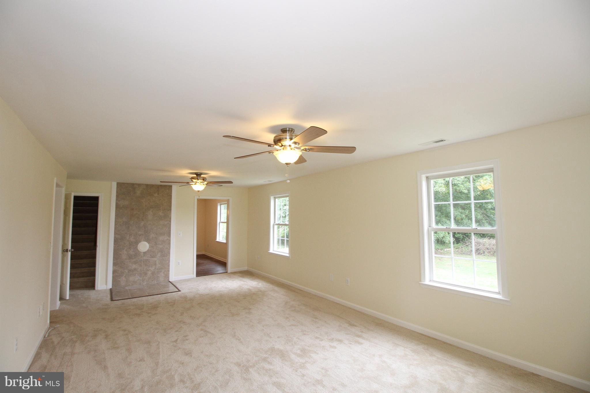 7124 Margo Road Spotsylvania, VA 22551 - Photo 6 of 30 Large Living Room