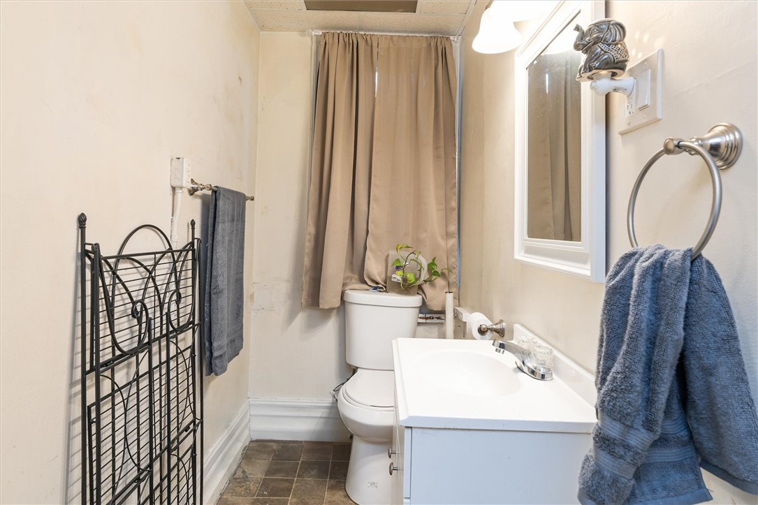 807 Ave D Rochester, NY 14621 - Photo 13 of 24