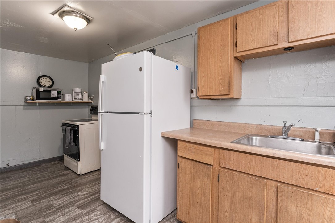 807 Ave D Rochester, NY 14621 - Photo 22 of 24