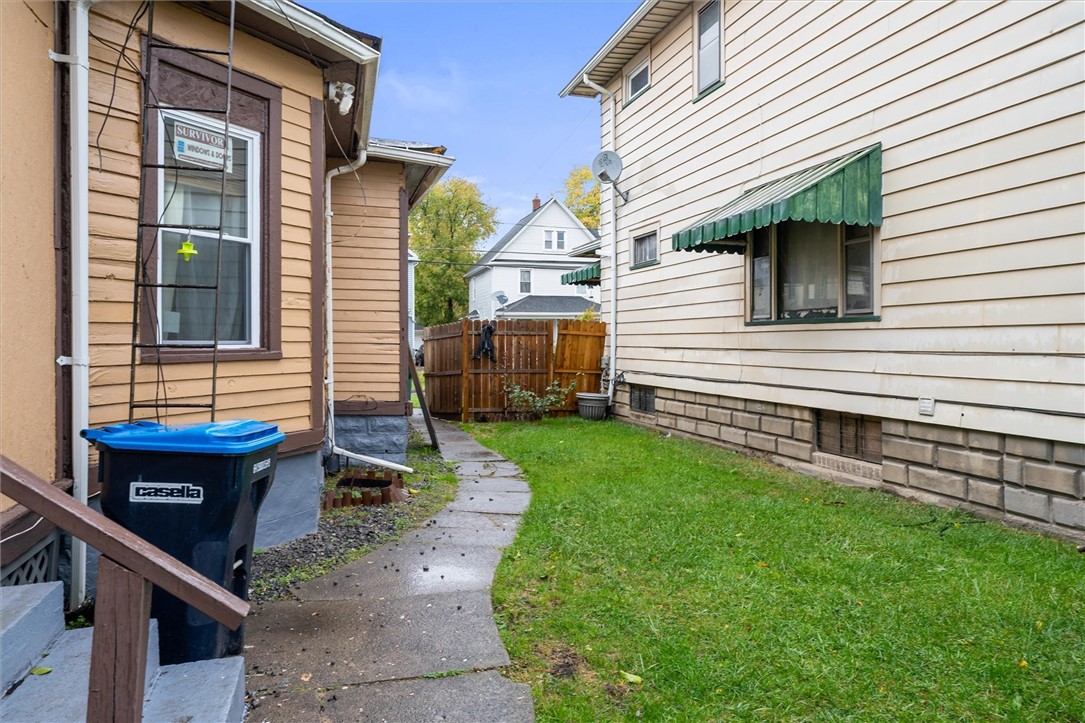 807 Ave D Rochester, NY 14621 - Photo 4 of 24