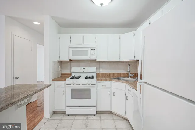 $1,925 | 2012 Raven's Row, Marlton, NJ 08053