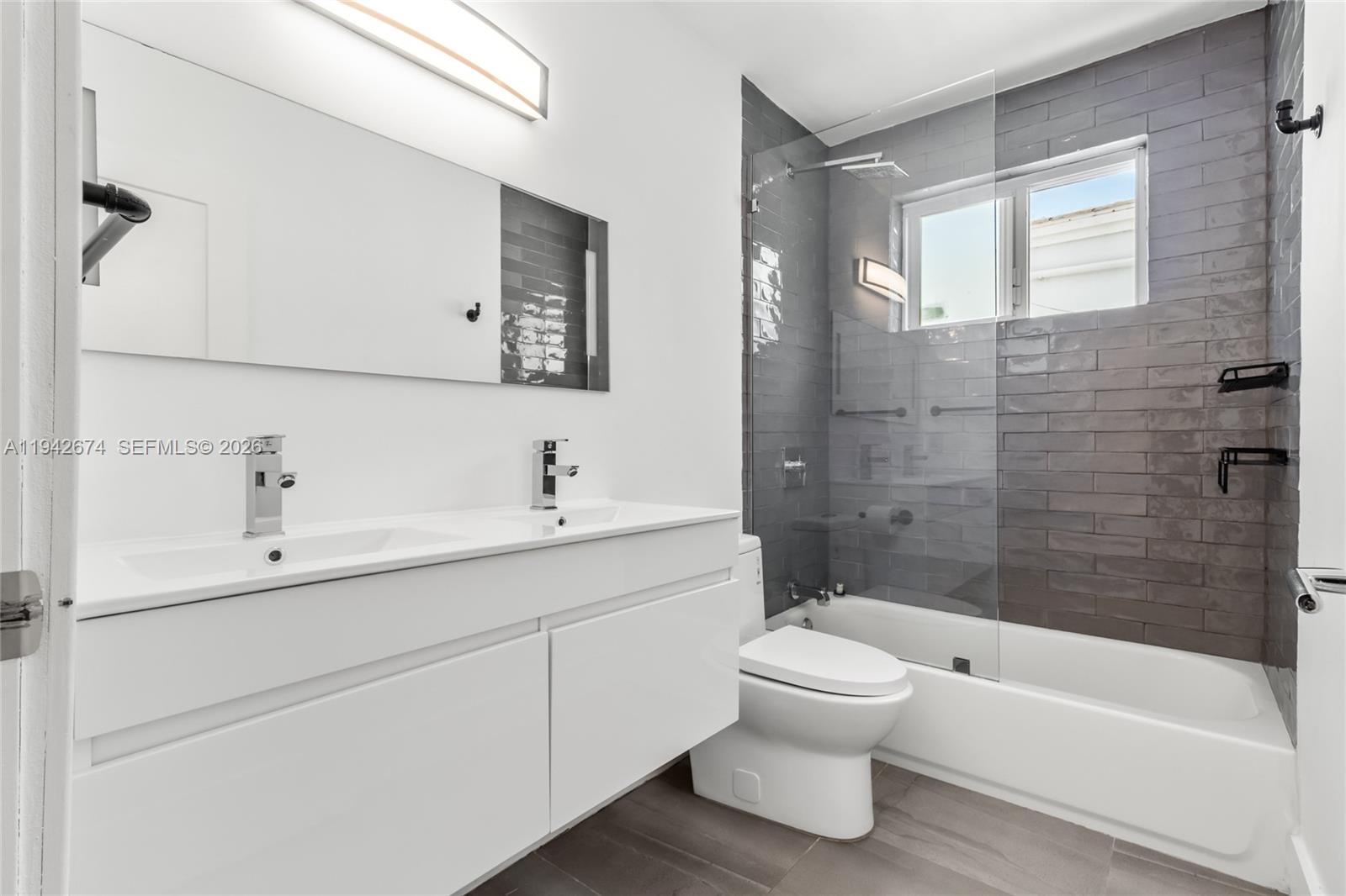 3855 Southwest 1st Street Miami, FL 33134 - Photo 21 of 43