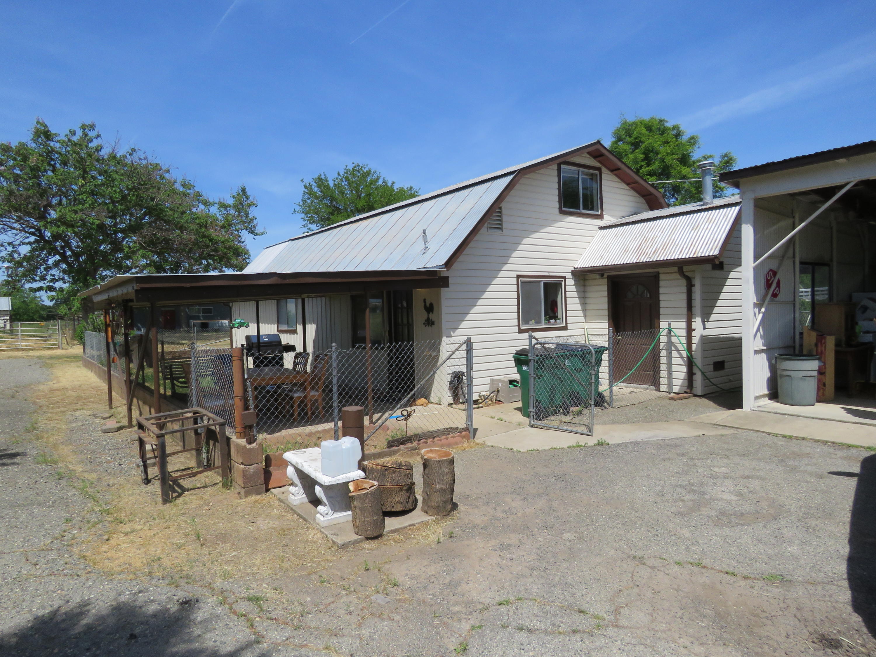 19646 Clover Road Redding, CA 96002 - Photo 4 of 24 Unit 3