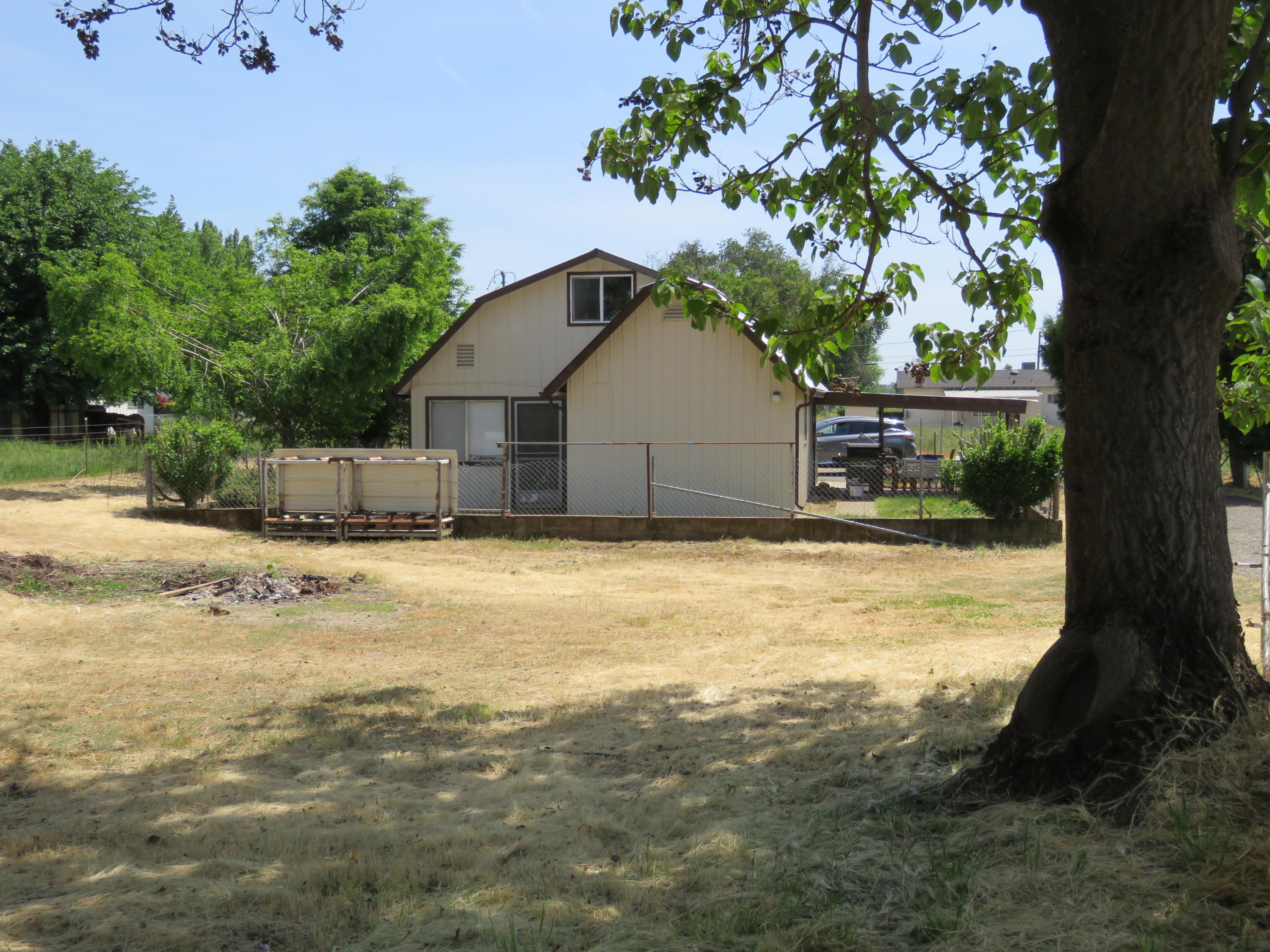 19646 Clover Road Redding, CA 96002 - Photo 5 of 24 Unit 3 back side