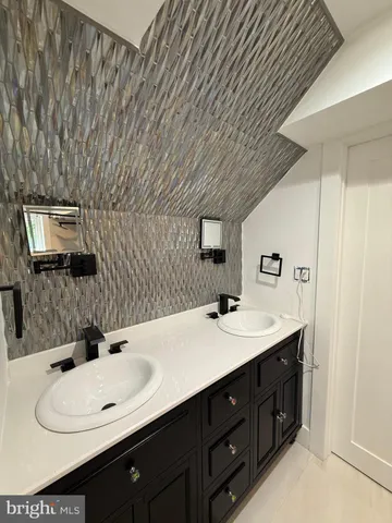 $7,900 | 3323 Carpenter Street Southeast, Washington, DC 20020