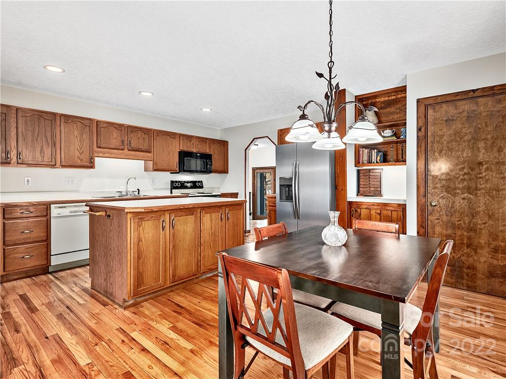 11 Raventree Lane Candler, NC 28715 - Photo 18 of 39 Gallery Image 18