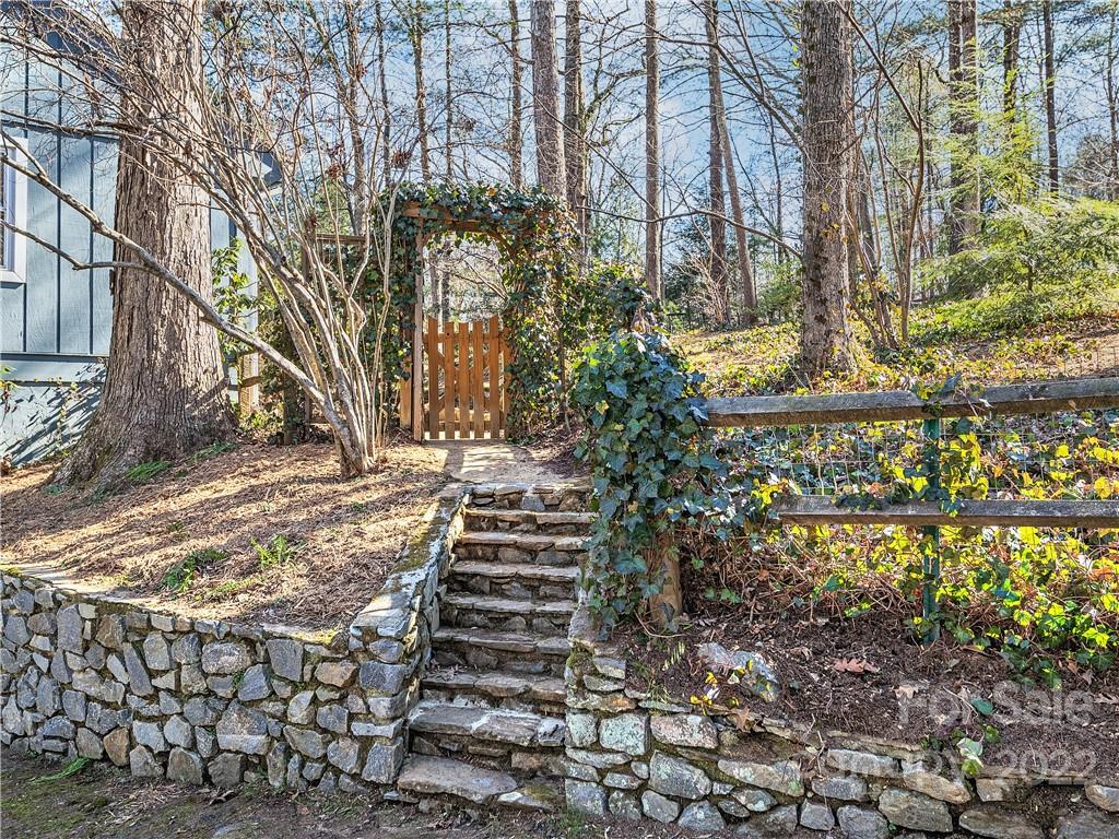 11 Raventree Lane Candler, NC 28715 - Photo 32 of 39 Gallery Image 32