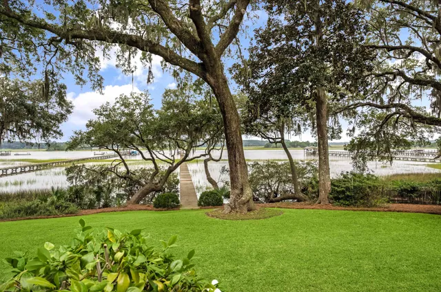 $2,600,000 | 4917 Hideaway Pointe, Hollywood, SC 29449