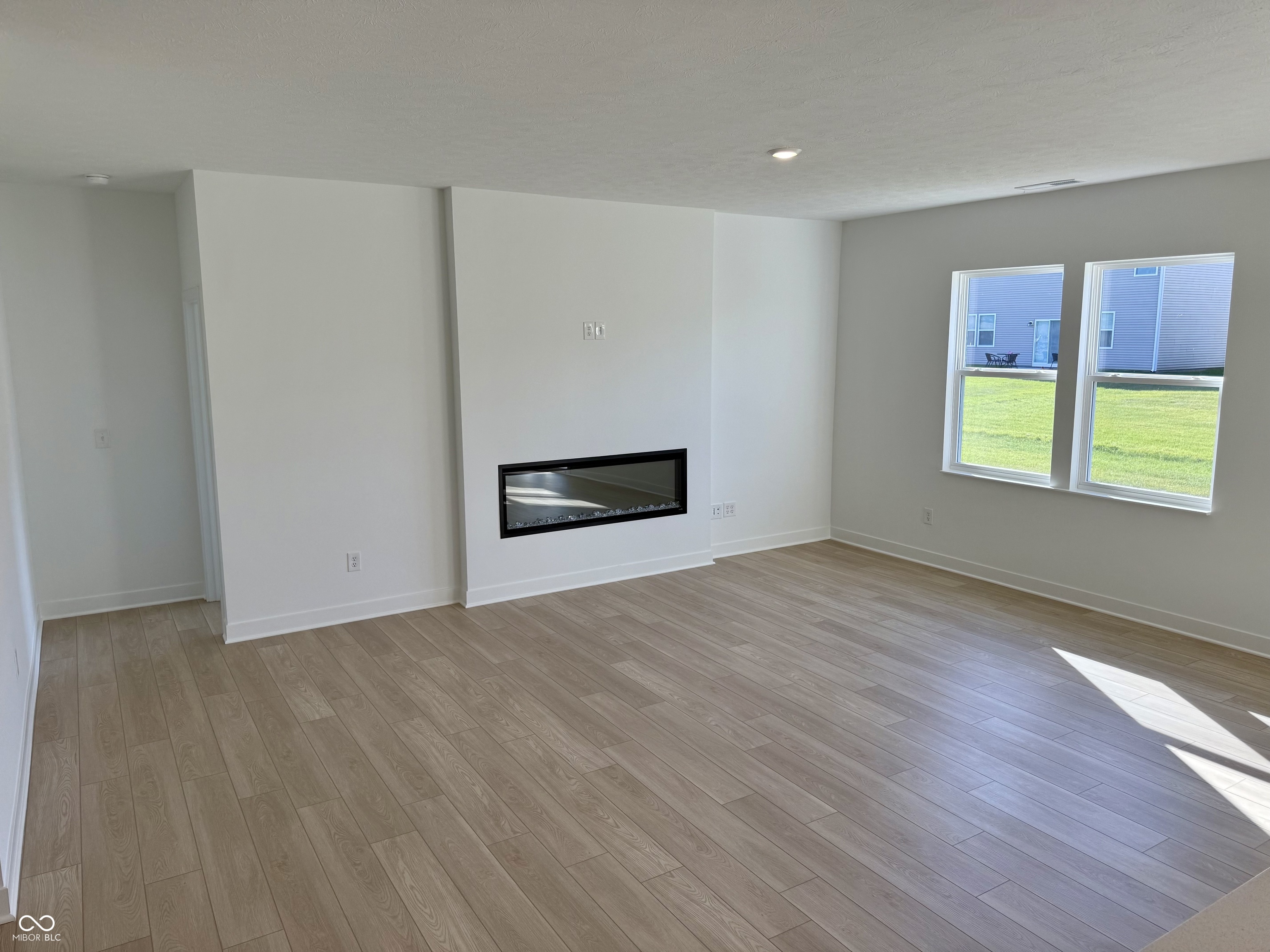 11911 Moorfield Lane Indianapolis, IN 46235 - Photo 2 of 7