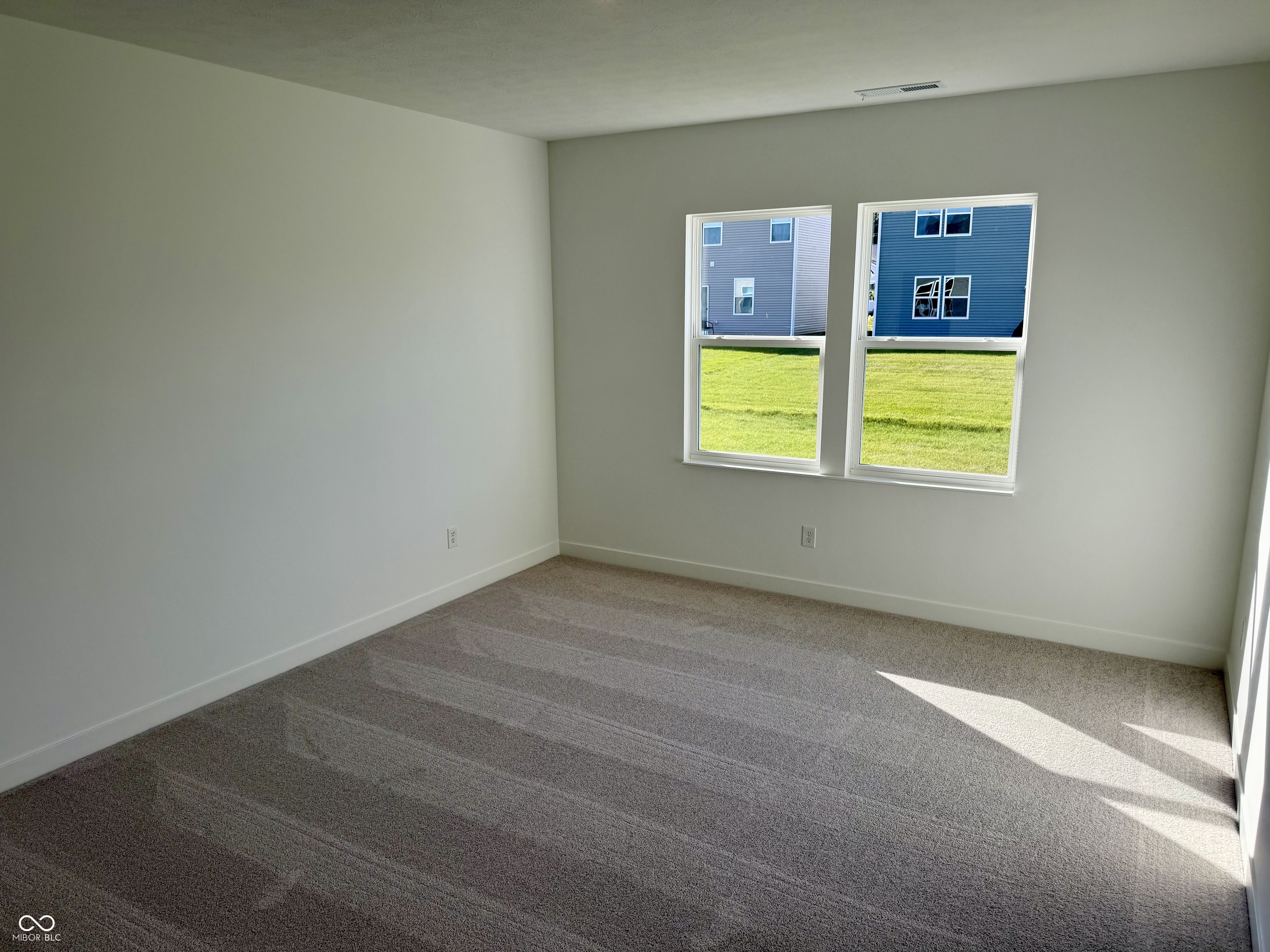 11911 Moorfield Lane Indianapolis, IN 46235 - Photo 4 of 7