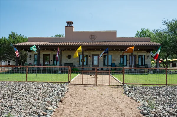 $3,750,000 | 19348 North U.S. Highway 281, Lampasas, TX 76550