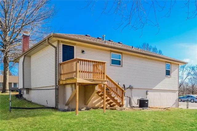 $1,515 | 1914 Willow Street, Higginsville, MO 64037