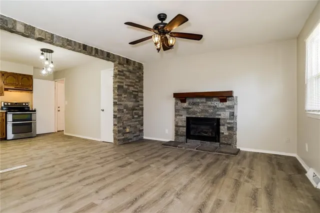 $1,515 | 1914 Willow Street, Higginsville, MO 64037