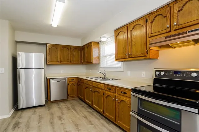 $1,515 | 1914 Willow Street, Higginsville, MO 64037