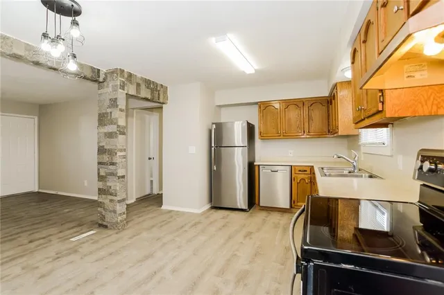 $1,515 | 1914 Willow Street, Higginsville, MO 64037