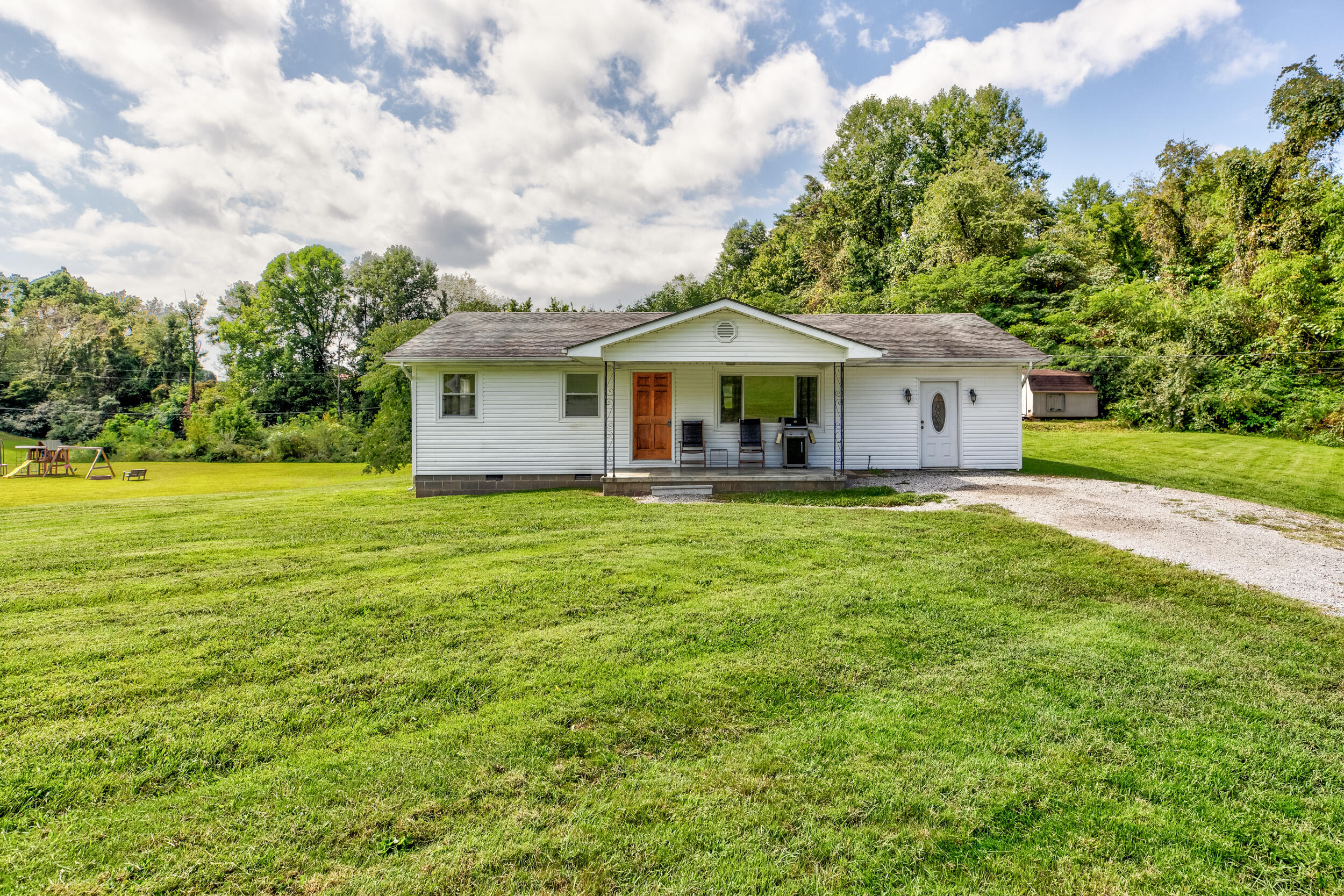 230 Asbury Road Jacksboro, TN 37757 - Photo 1 of 17 230 Asbury Rd-1