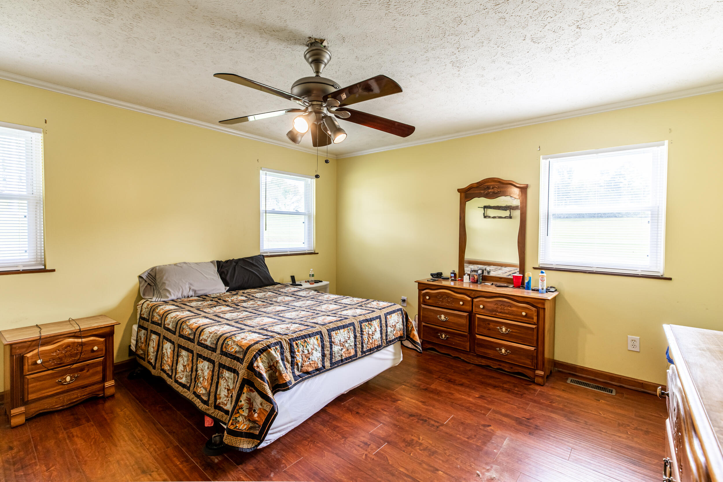 230 Asbury Road Jacksboro, TN 37757 - Photo 11 of 17 230 Asbury Rd-13