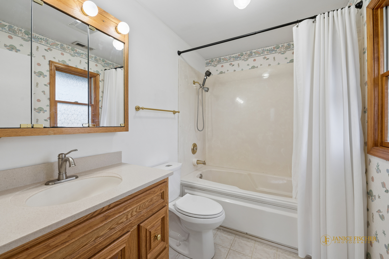 306 Juniper Road Island Lake, IL 60042 - Photo 13 of 23
