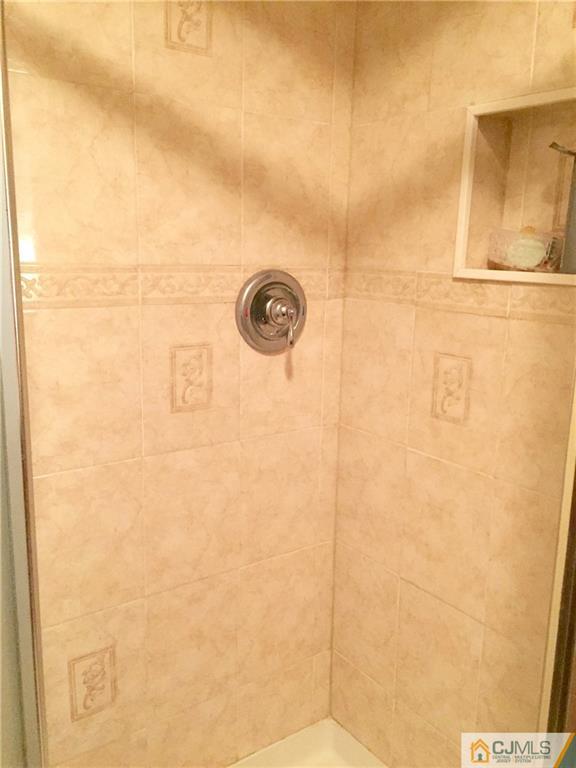 131 Edison Avenue Edison, NJ 08820 - Photo 16 of 23 Gallery Image 16