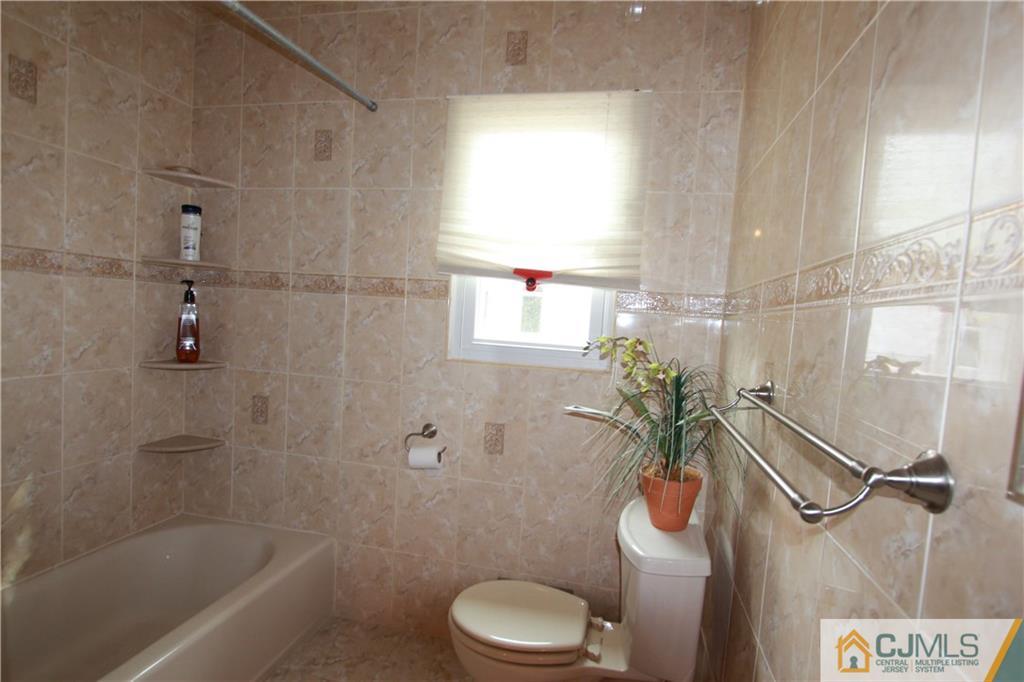 131 Edison Avenue Edison, NJ 08820 - Photo 21 of 23 Gallery Image 21