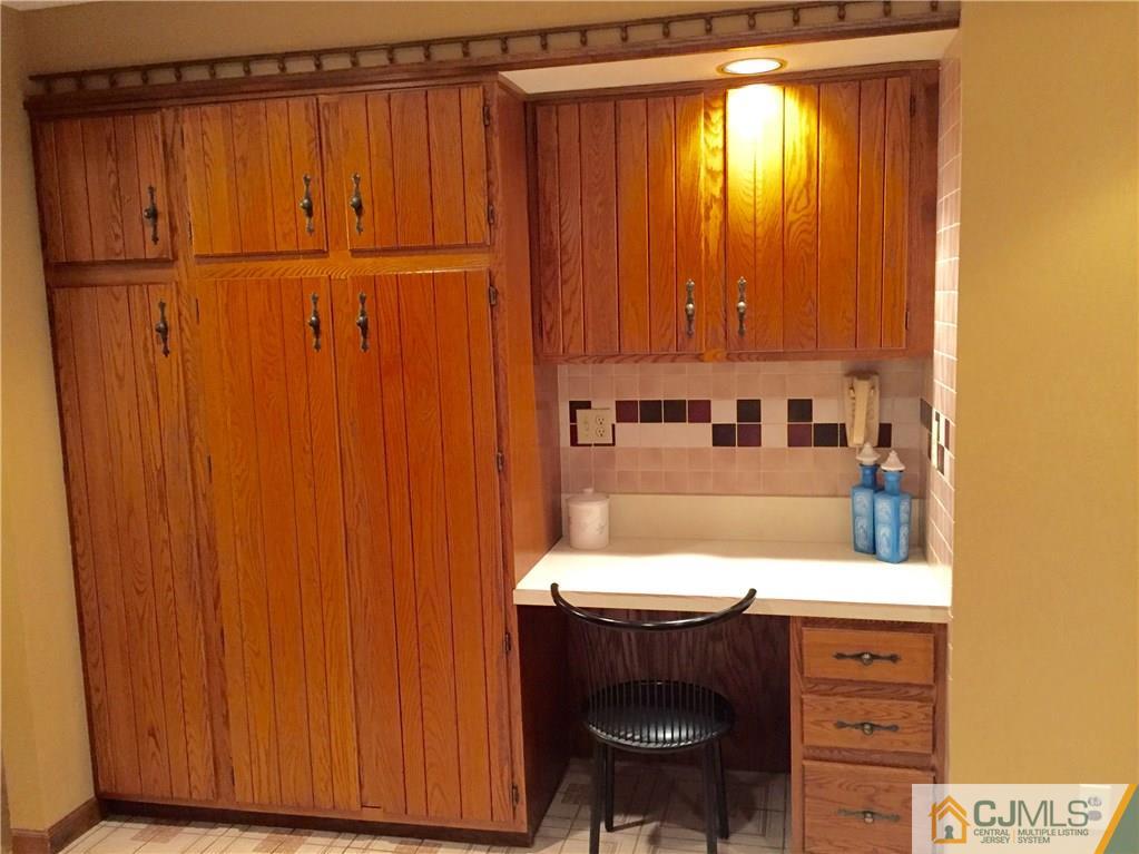 131 Edison Avenue Edison, NJ 08820 - Photo 5 of 23 Gallery Image 5