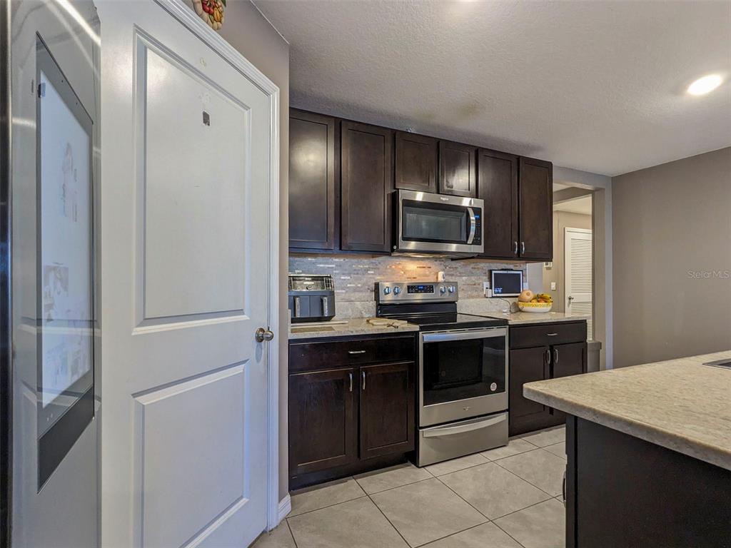 4128 Silver Strand Trail Palmetto, FL 34221 - Photo 6 of 33