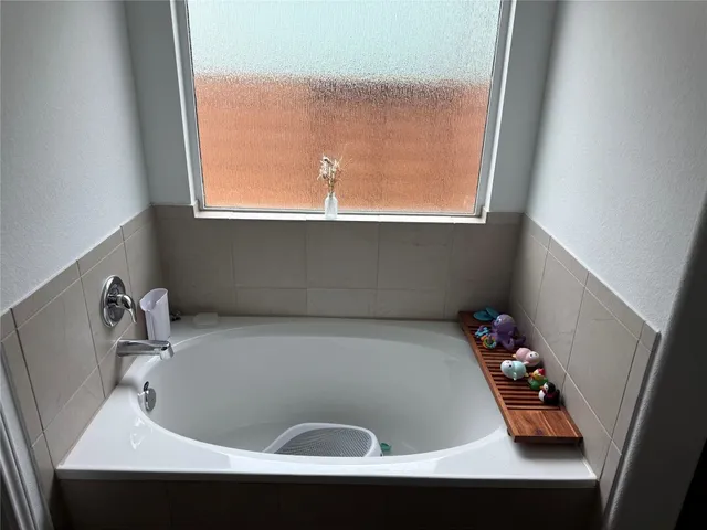 $2,689 | 380 Mendoza, Kyle, TX 78640