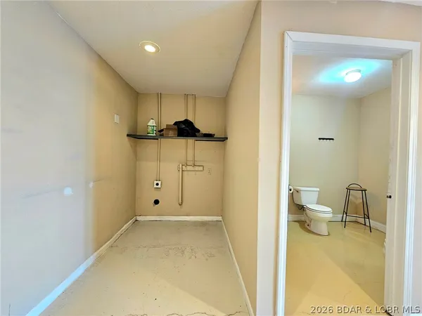 $495,000 | 473 W Highway, Eldon, MO 65026