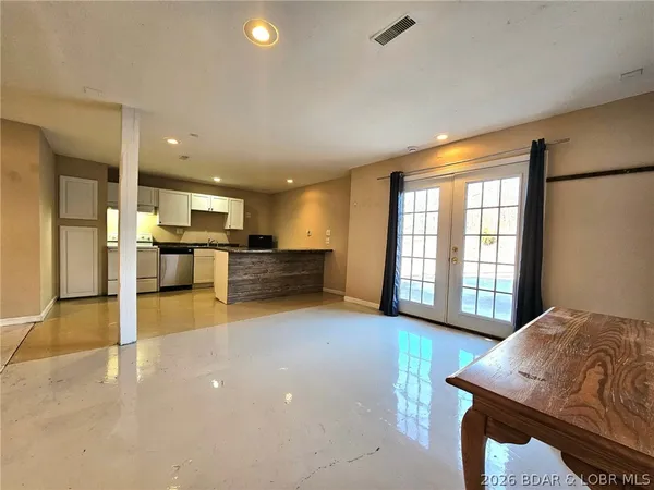 $495,000 | 473 W Highway, Eldon, MO 65026