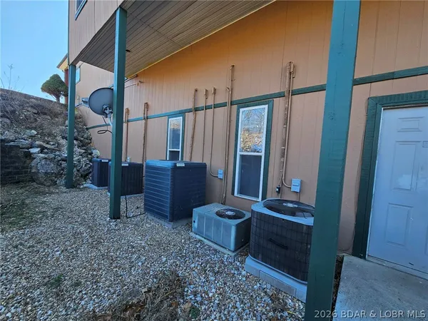 $495,000 | 473 W Highway, Eldon, MO 65026