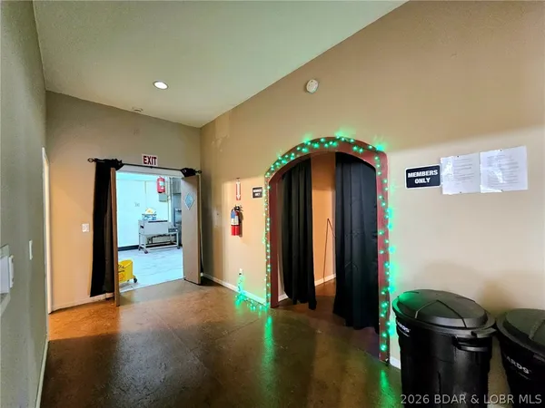 $495,000 | 473 W Highway, Eldon, MO 65026