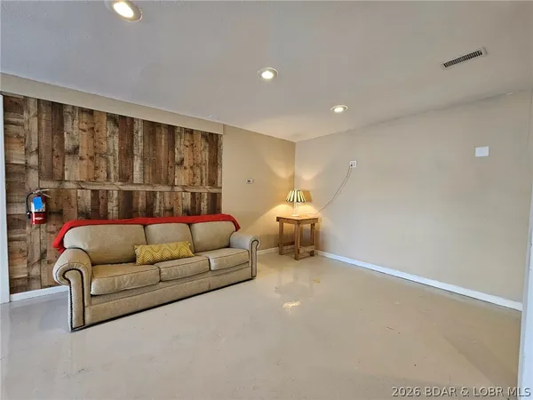 $495,000 | 473 W Highway, Eldon, MO 65026