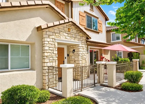 $400,000 | 25890 Iris Avenue, Unit B, Moreno Valley, CA 92551