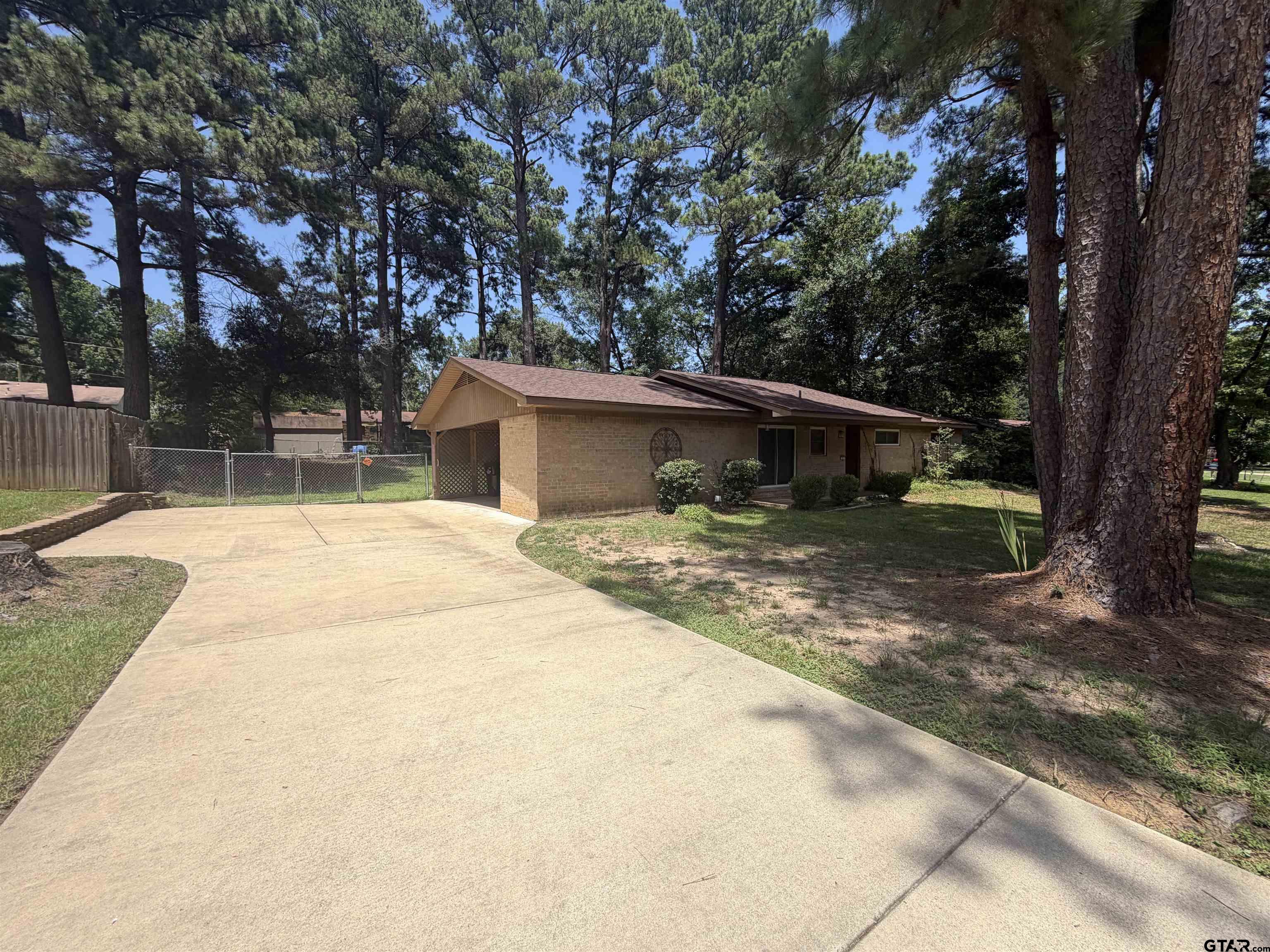307 Ralph Street Longview, TX 75605 - Photo 8 of 31 Gallery Image 8