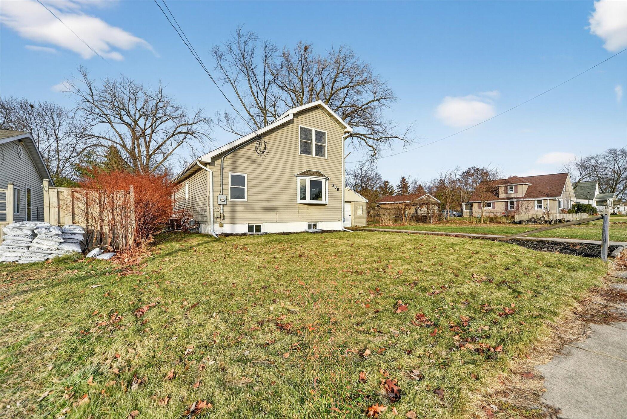 508 Filley Street Lansing, MI 48906 - Photo 3 of 26 02-508 Filley St Lansing, MI 48906-Wind