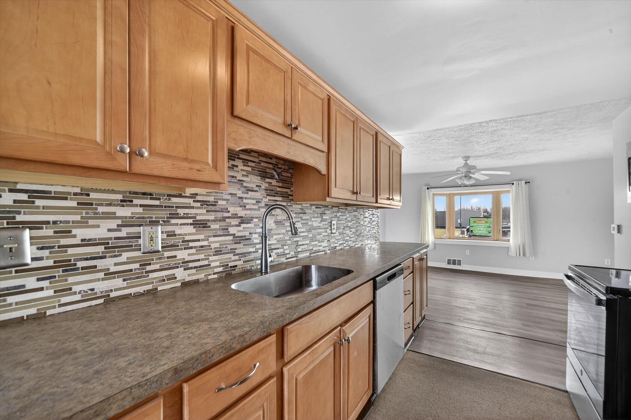 508 Filley Street Lansing, MI 48906 - Photo 6 of 26 07-508 Filley St Lansing, MI 48906-Wind