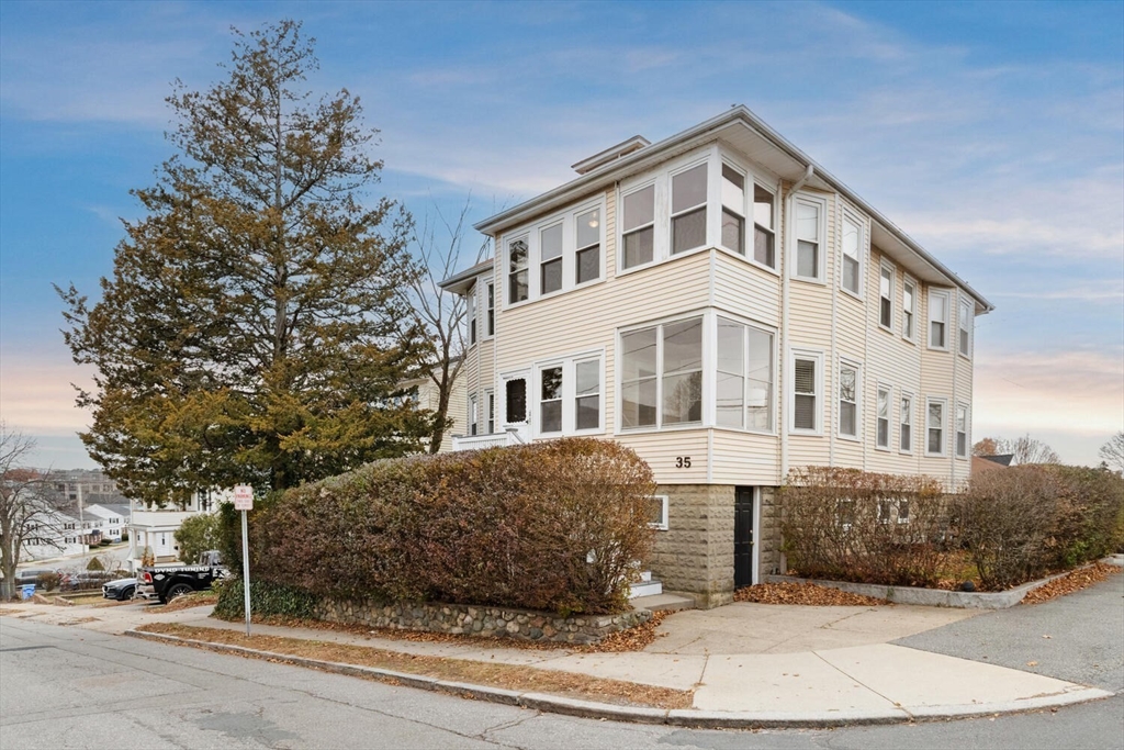 35 Richardson Street, Unit 2 Wakefield, MA 01880 - Photo 1 of 32 a front view of a building