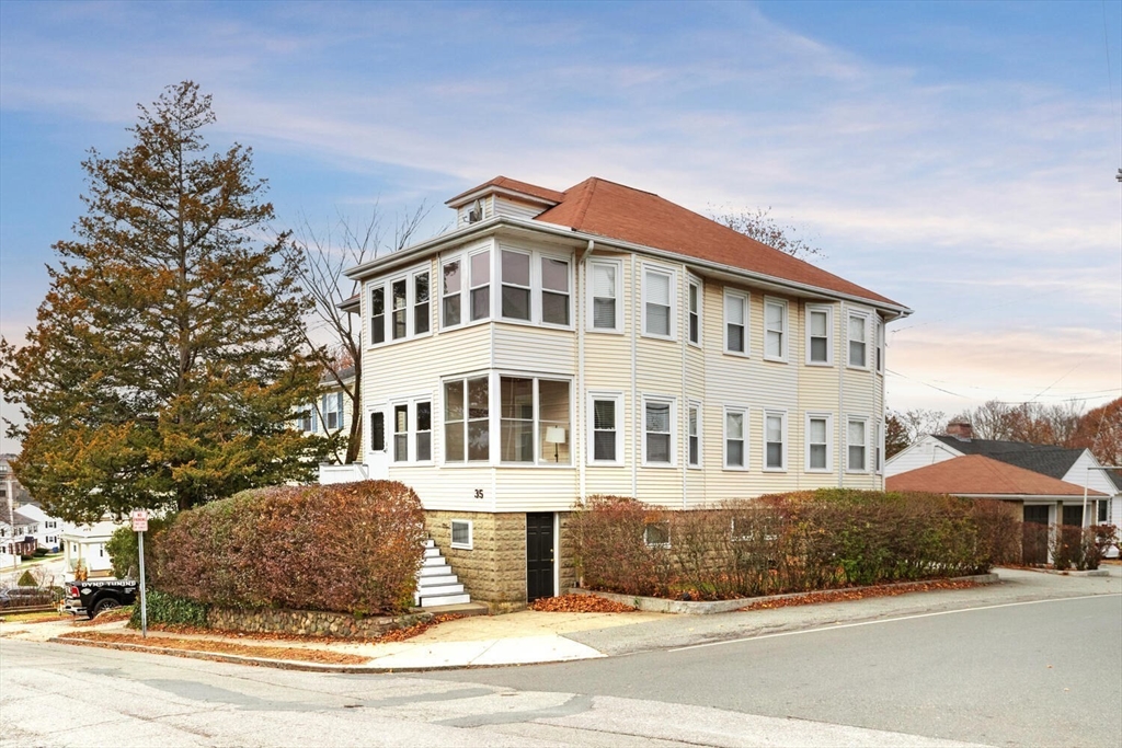 35 Richardson Street, Unit 2 Wakefield, MA 01880 - Photo 2 of 32 a front view of a house