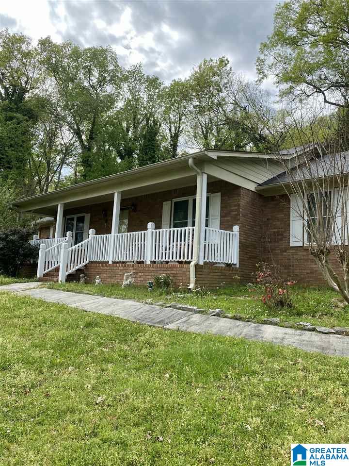 1302 Park Avenue Oneonta, AL 35121 - Photo 1 of 48