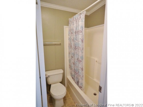2972 Underwood Road Carthage, NC 28327 - Photo 18 of 24 a bathroom with a toilet and shower