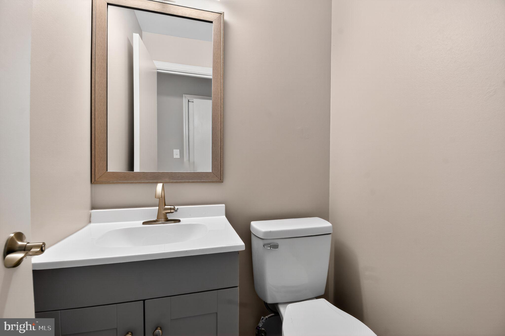 3234 Hewitt Avenue, Unit 34B Silver Spring, MD 20906 - Photo 16 of 21 Primary Half Bath