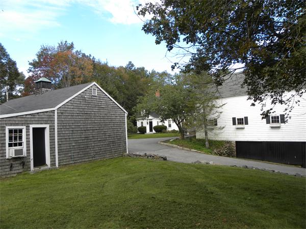 36 Topsfield Road Wenham, MA 01984 - Photo 3 of 19 Gallery Image 3