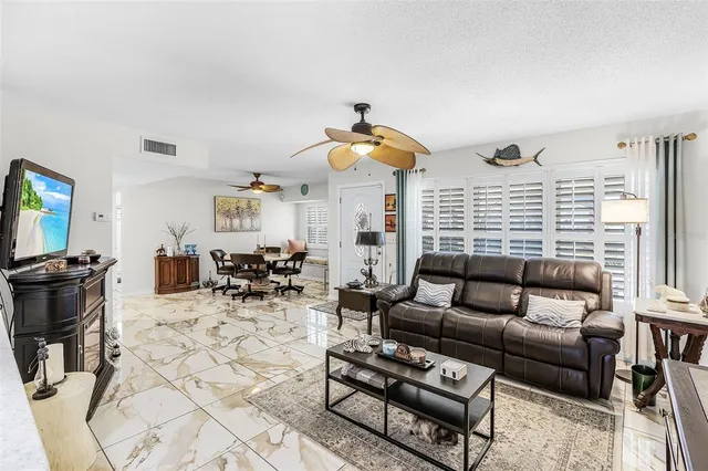 $450,000 | 4114 Yucatan Circle, Port Charlotte, FL 33948